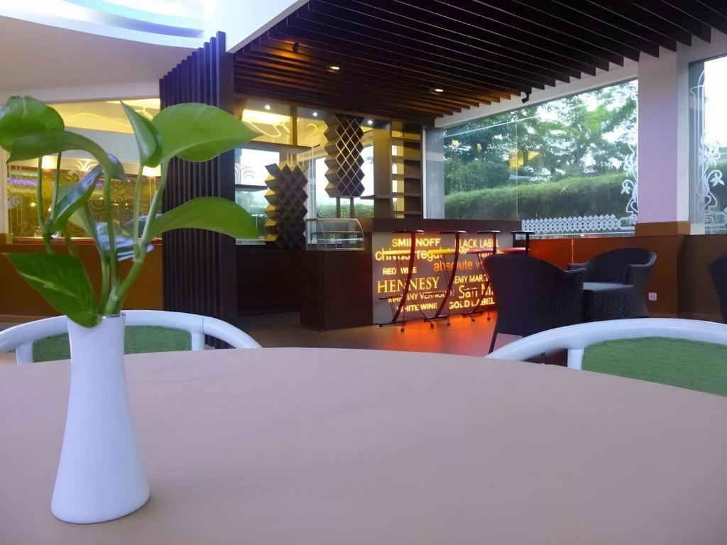 Hotel New Puri Garden Bandara Semarang Eksteriør bilde
